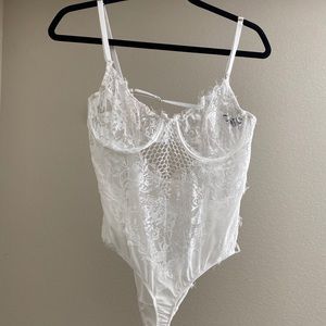 Valerie Lace Bodysuit - White - L